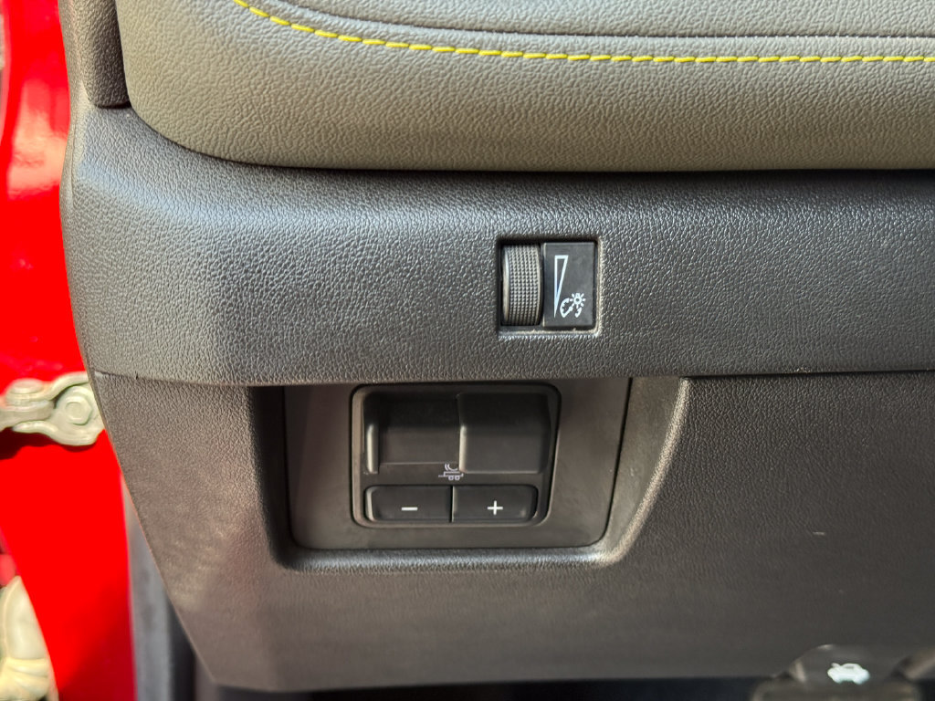 Used 2024 Chevrolet Colorado ZR2 w/ ZR2 Convenience Package III AWD/4WD image 24
