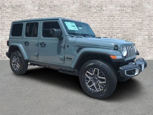 New 2026 Jeep Wrangler Unlimited Sahara w/ Technology Group AWD/4WD image 1