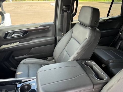 Used 2025 Chevrolet Tahoe LT AWD/4WD image 10