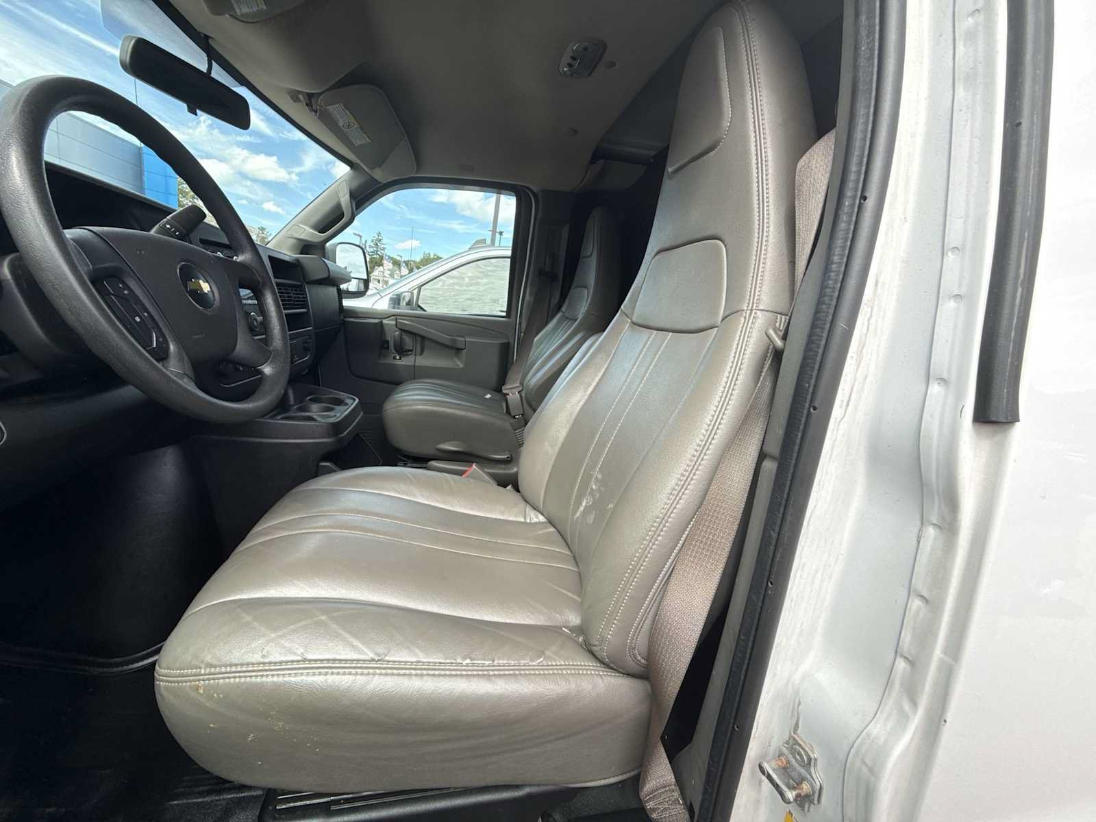 Used 2019 Chevrolet Express 2500 w/ Driver Convenience Package RWD image 17