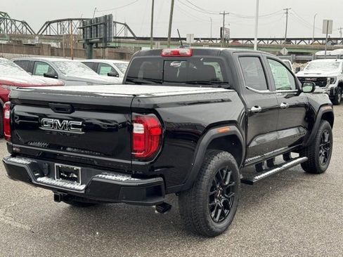 New 2026 GMC Canyon Denali w/ LPO, Denali Black Edition image 5