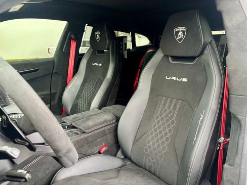 Used 2024 Lamborghini Urus Performante image 2