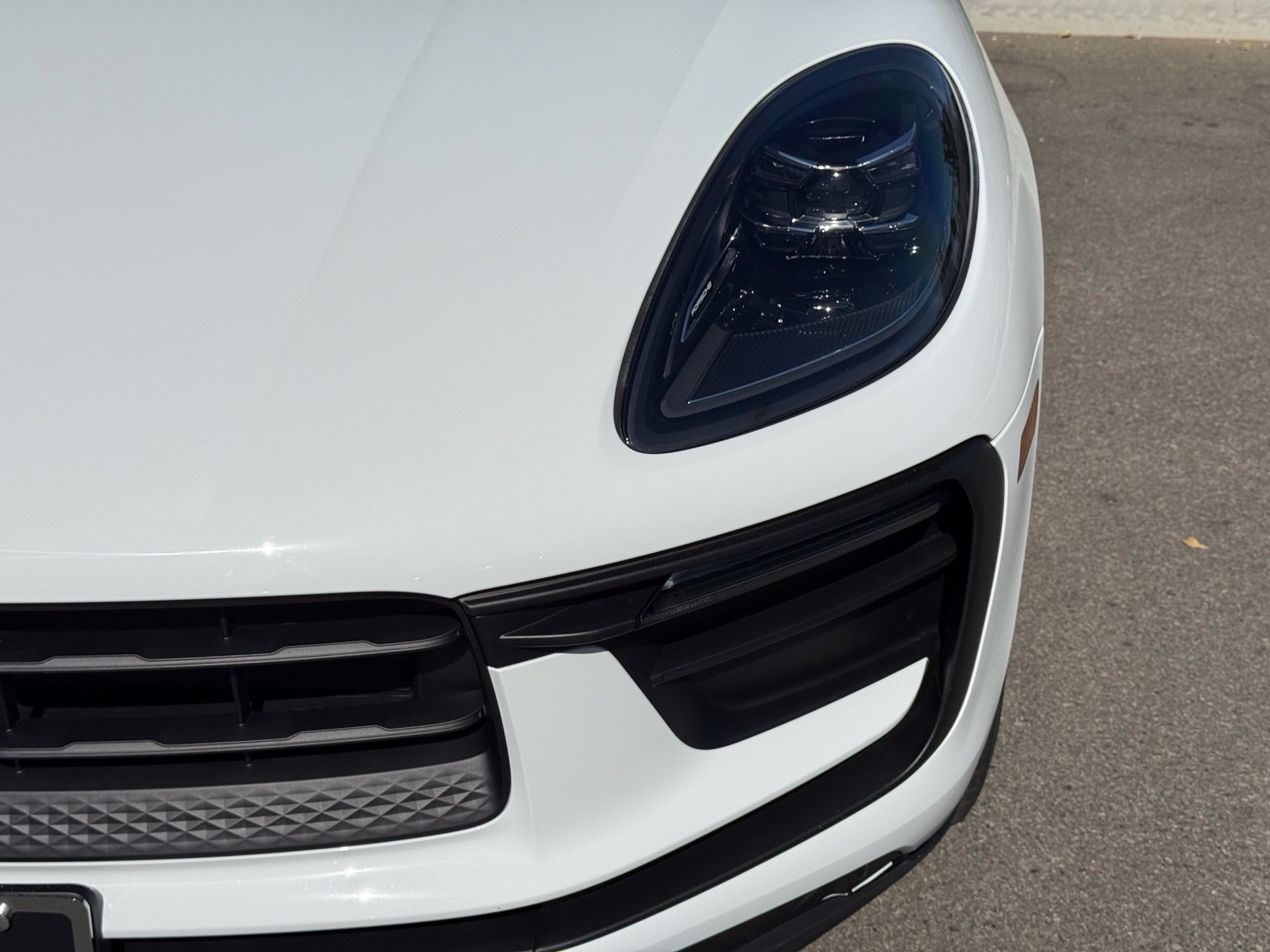 Used 2026 Porsche Macan AWD/4WD image 11