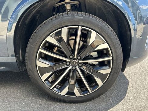 Used 2025 Volvo XC90 B5 Plus image 9