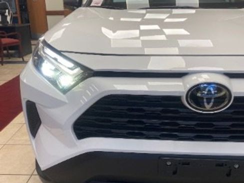 Used 2024 Toyota RAV4 LE image 10