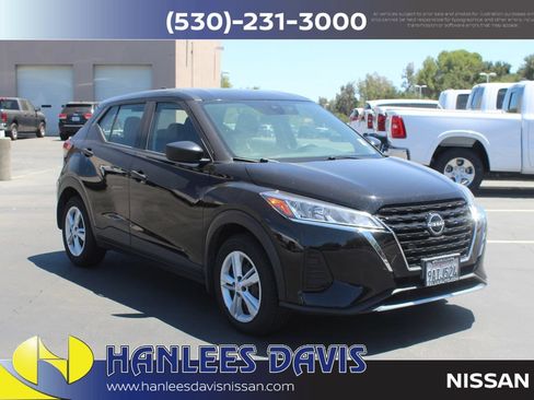 Used 2022 Nissan Kicks S FWD image 5