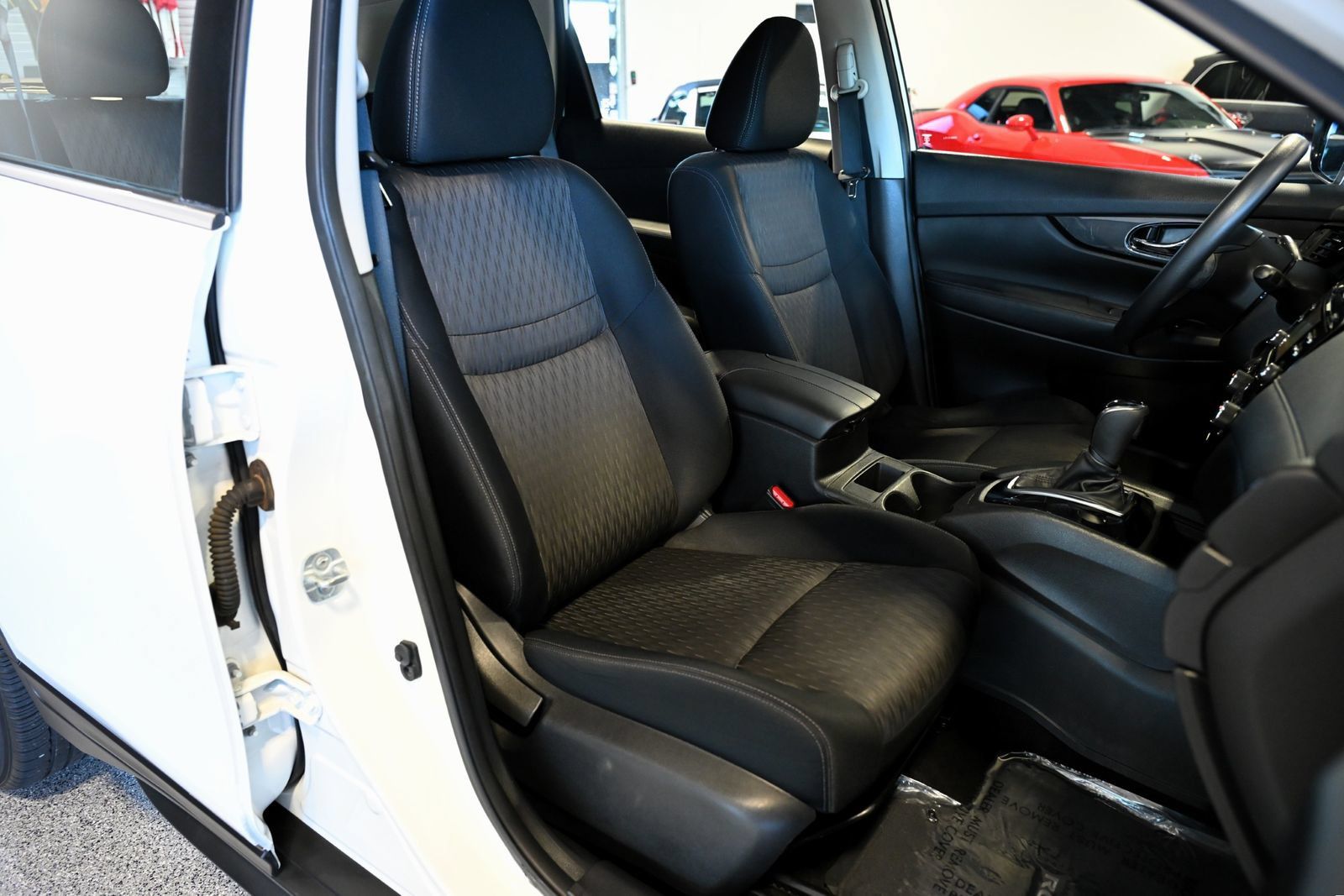 Used 2017 Nissan Rogue S FWD image 32