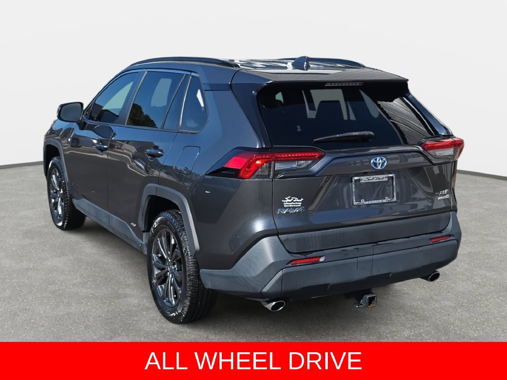 Used 2022 Toyota RAV4 XLE Premium AWD/4WD image 7