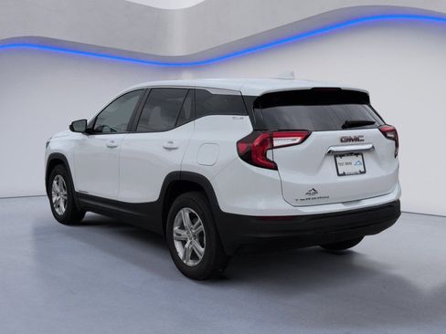 Used 2024 GMC Terrain SLE FWD image 3