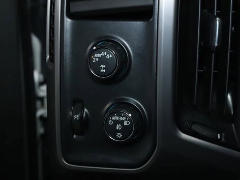 Used 2018 GMC Sierra 1500 SLT AWD/4WD image 25