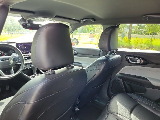 Used 2024 Jeep Compass Limited AWD/4WD image 13