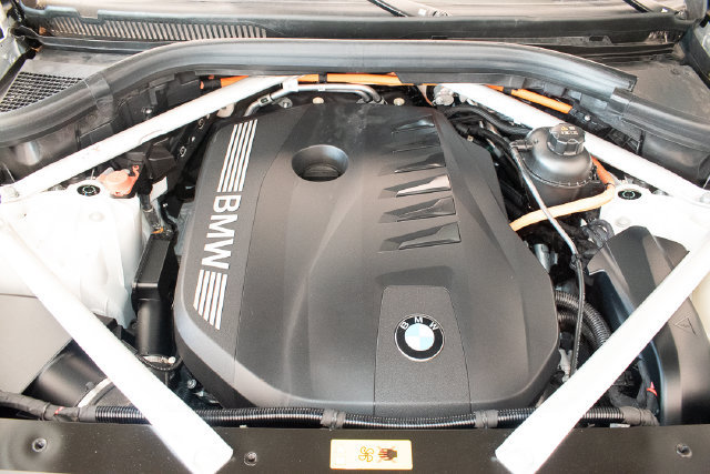 Used 2025 BMW X5 xDrive50e AWD/4WD image 3