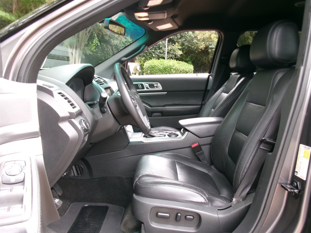 Used 2011 Ford Explorer XLT w/ 202A Rapid Spec Order Code FWD image 11