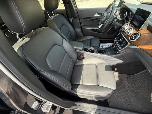 Used 2018 Mercedes-Benz GLA 250 4MATIC image 17