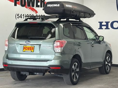 Used 2017 Subaru Forester 2.5i Premium image 3