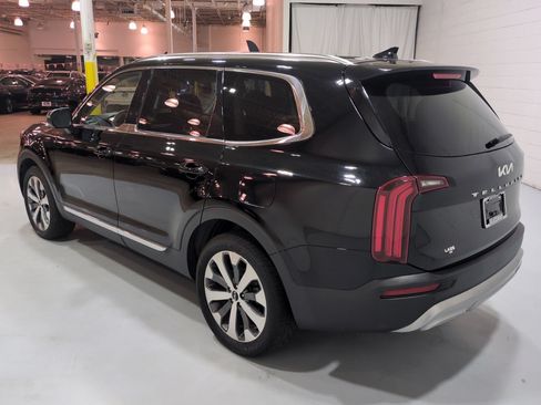 Certified 2022 Kia Telluride EX w/ EX Premium Package FWD image 5