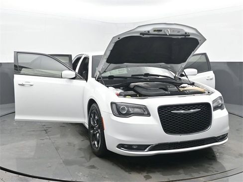 Used 2019 Chrysler 300 S image 54