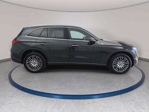 Certified 2026 Mercedes-Benz GLC 300 4MATIC image 4