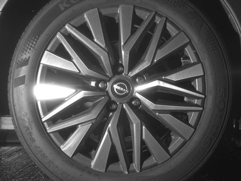 Used 2025 Nissan Altima 2.5 SV FWD image 15