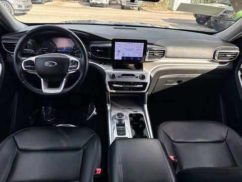 Certified 2020 Ford Explorer XLT w/ Equipment Group 202A image 5