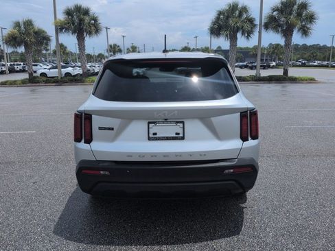 Used 2022 Kia Sorento LX FWD image 6