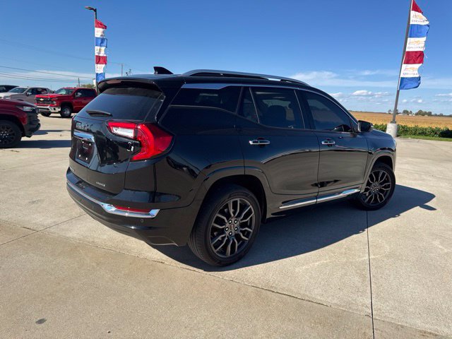 Used 2024 GMC Terrain Denali w/ Black Diamond Edition AWD/4WD image 13