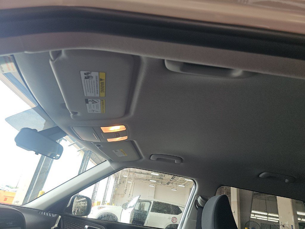 Certified 2025 Kia Soul LX w/ LX Technology Package FWD image 15