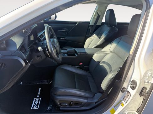 Used 2022 Lexus ES 350 w/ Premium Package image 10