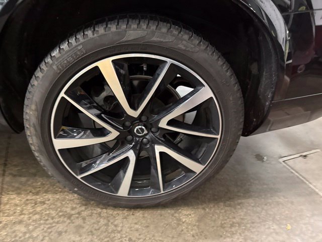 Used 2024 Volvo XC90 B6 Ultimate w/ Protection Package Premier AWD/4WD image 9