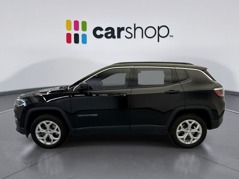 Used 2024 Jeep Compass Latitude AWD/4WD image 2
