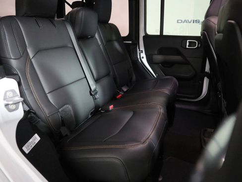 New 2026 Jeep Wrangler Sahara AWD/4WD image 21