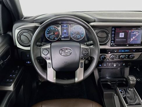 Used 2020 Toyota Tacoma Limited AWD/4WD image 23