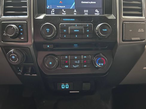 Used 2016 Ford F150 XLT w/ Equipment Group 302A Luxury AWD/4WD image 17