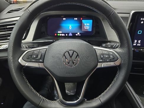 Used 2025 Volkswagen Atlas Cross Sport SE w/ Black Wheel Package AWD/4WD image 19