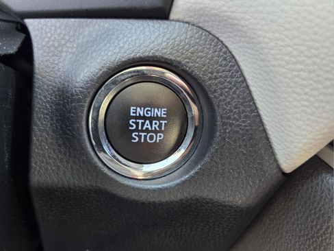Used 2019 Toyota RAV4 XLE Premium FWD image 28