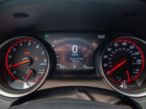 Used 2021 Toyota Camry XSE FWD image 14