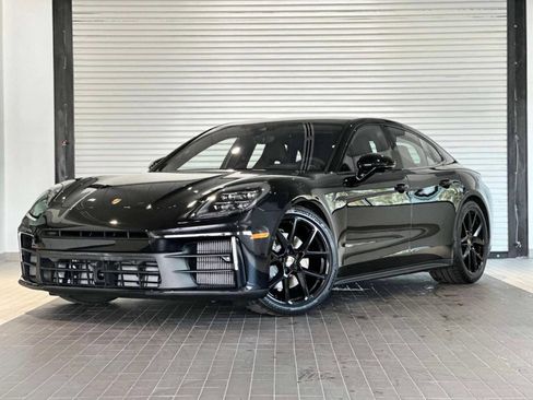 Certified 2025 Porsche Panamera 4 AWD/4WD image 31