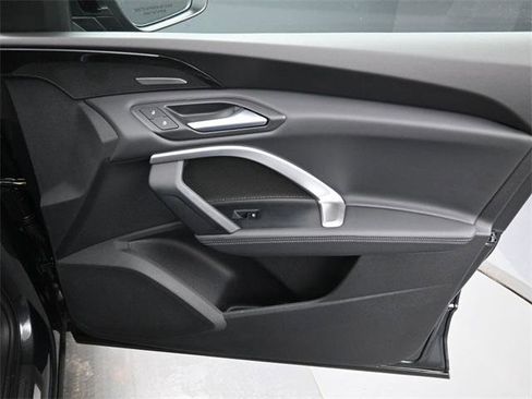 Certified 2025 Audi Q5 Premium w/ Convenience Package image 37