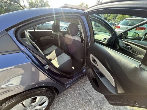 Used 2014 Chevrolet Cruze LS FWD image 8