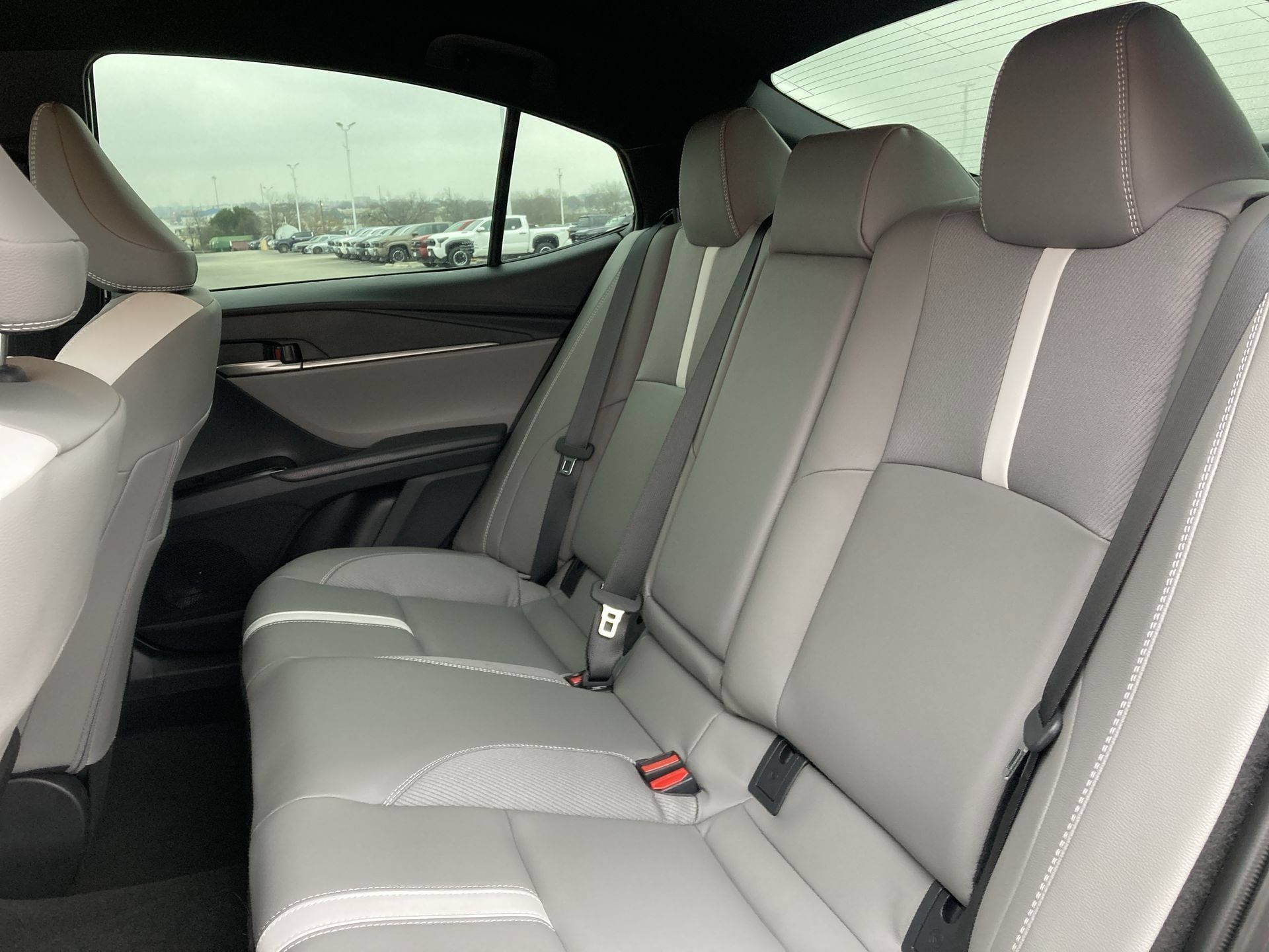 Used 2026 Toyota Camry SE FWD image 27