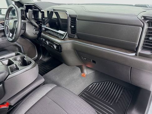 Used 2025 Chevrolet Silverado 2500 LT w/ Convenience Package image 29
