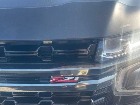 Used 2021 Chevrolet Tahoe Z71 w/ Luxury Package AWD/4WD image 4