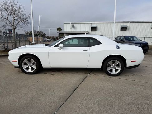 Used 2023 Dodge Challenger SXT image 2