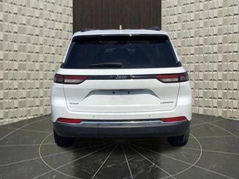 Certified 2023 Jeep Grand Cherokee Laredo AWD/4WD image 5