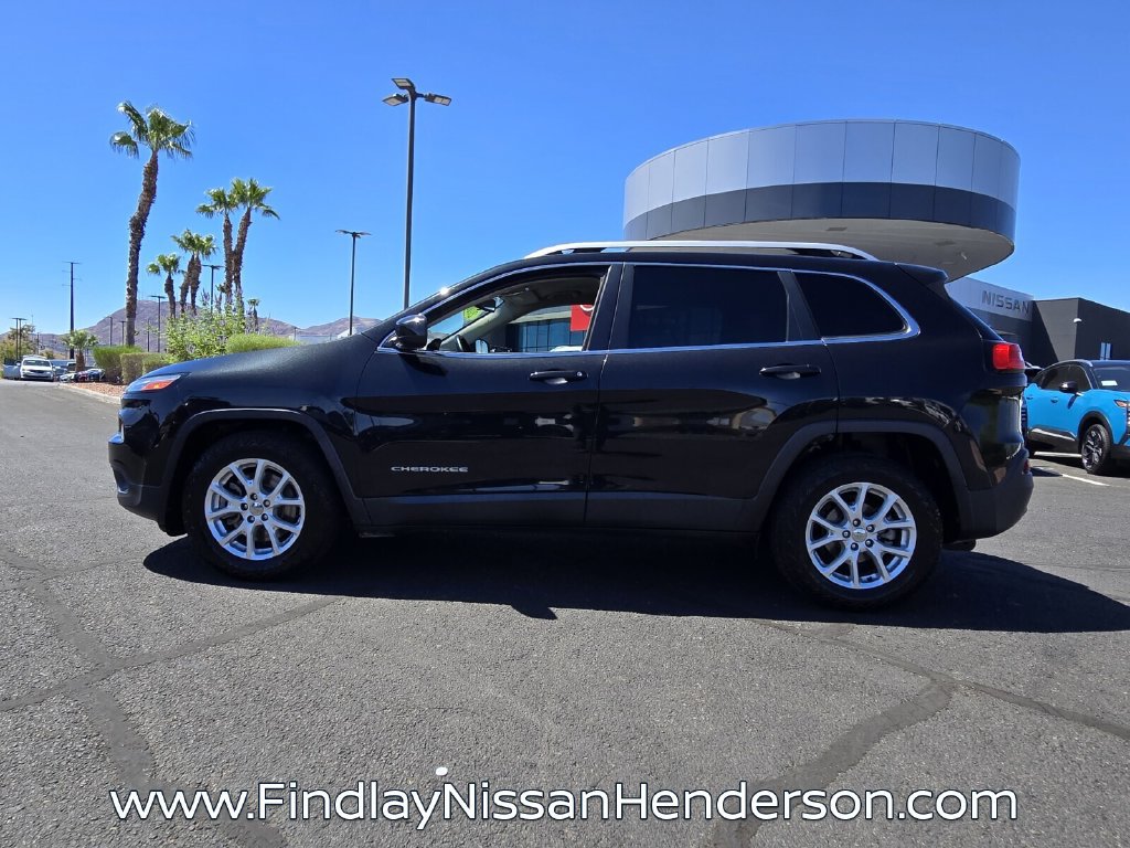 Used 2016 Jeep Cherokee Latitude FWD image 3