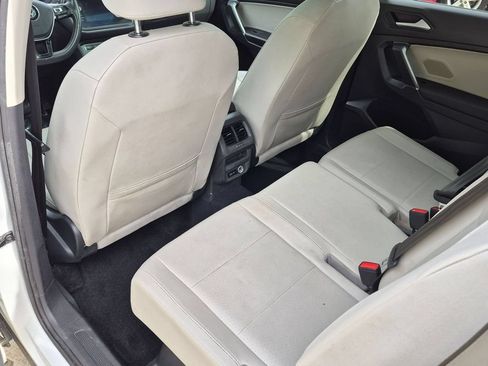 Used 2020 Volkswagen Tiguan SE w/ Panoramic Sunroof Package FWD image 26