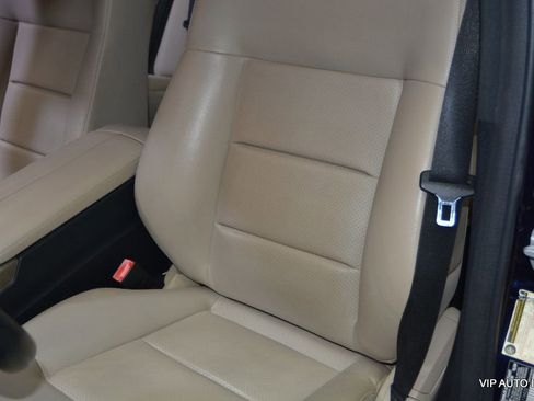 Used 2010 Mercedes-Benz E 350 4MATIC Sedan image 15