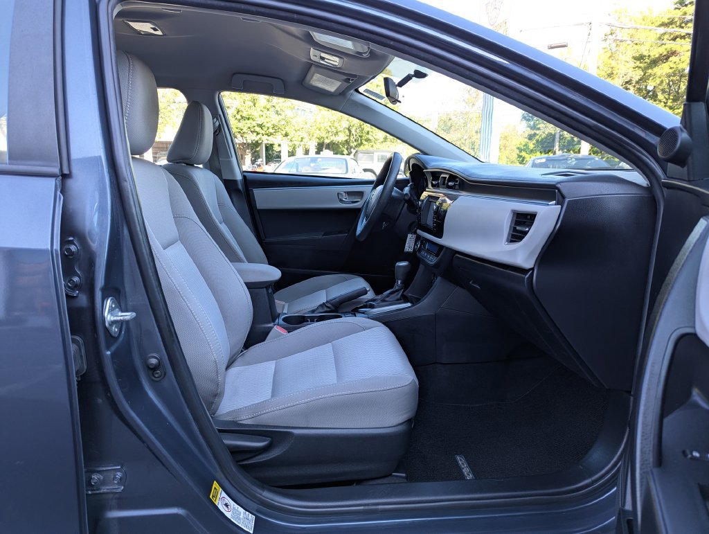 Used 2016 Toyota Corolla LE FWD image 31