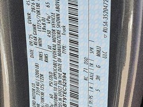 New 2026 Ford F250 XLT w/ FX4 Off-Road Package image 17