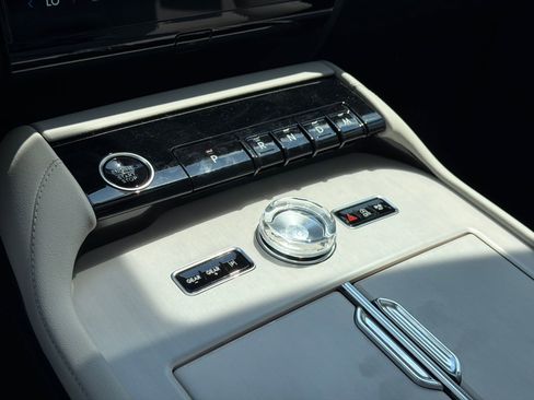 New 2026 Lincoln Navigator Reserve AWD/4WD image 32